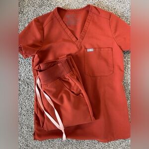 Figs XXS burnt orange scrub set